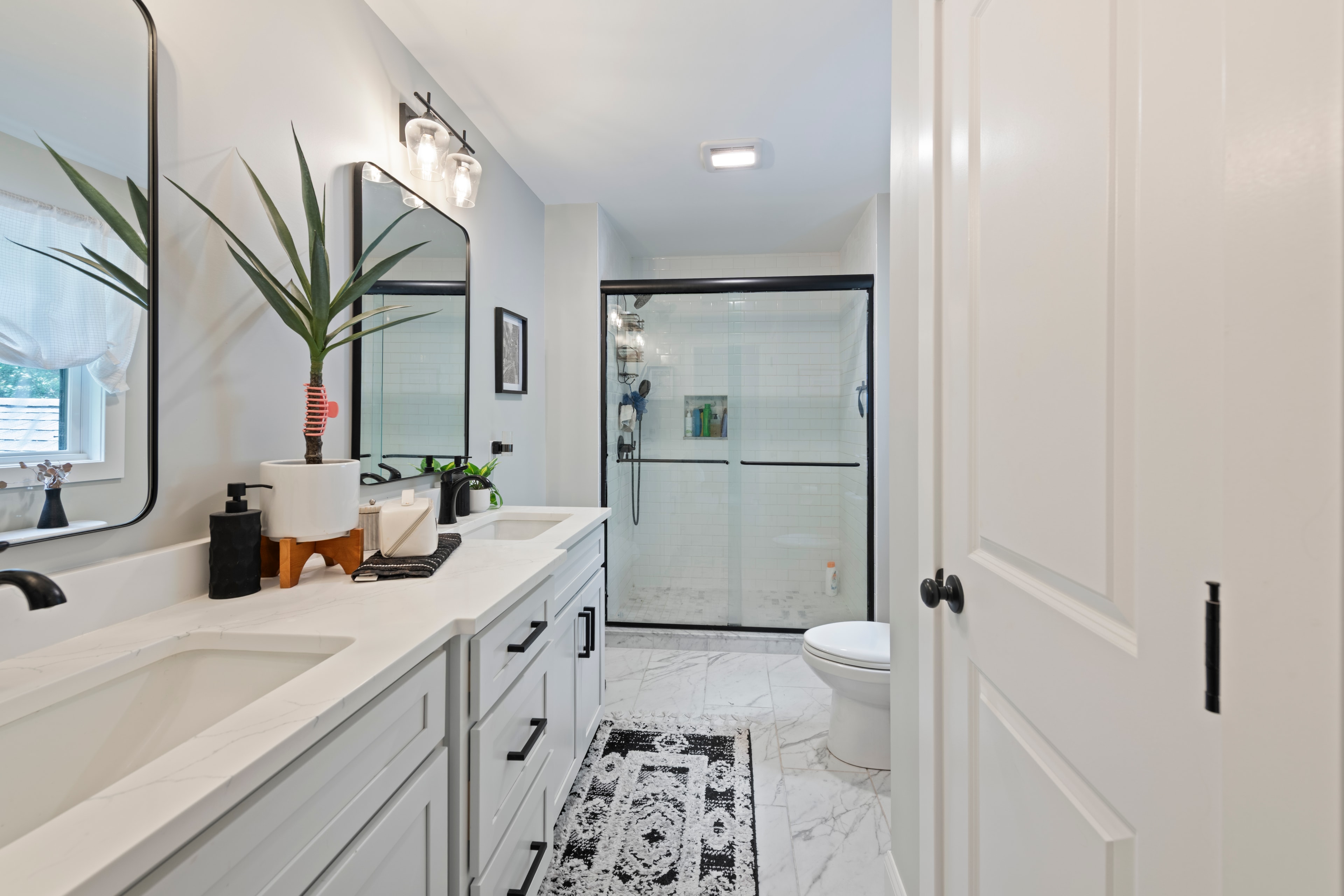 Bath with glass shower